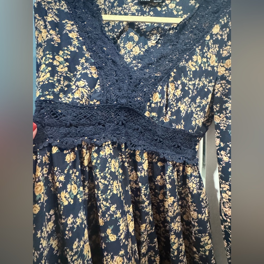 Beautiful fall or spring dress! Never worn!